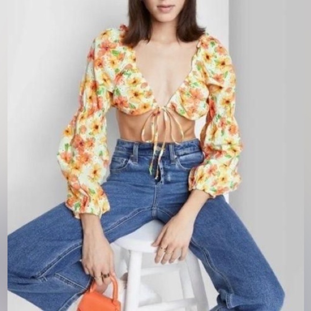 Wild Fable Floral Crop Eyelet Shirt Top Blouse
SIZE XS